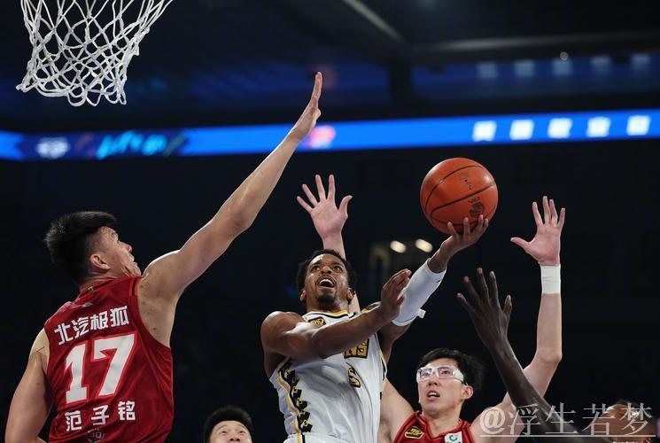广厦战胜山西:塔克砍16分,迪亚洛斩获17分,CBA揭幕战收官 广厦战胜山西:塔克砍16分,迪亚洛斩获17分,CBA揭幕战收官